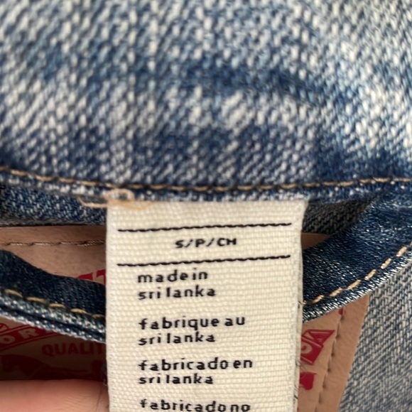 Levi's Trucker Women's Denim jean‎ jacket. Size Small. - Picture 3 of 8